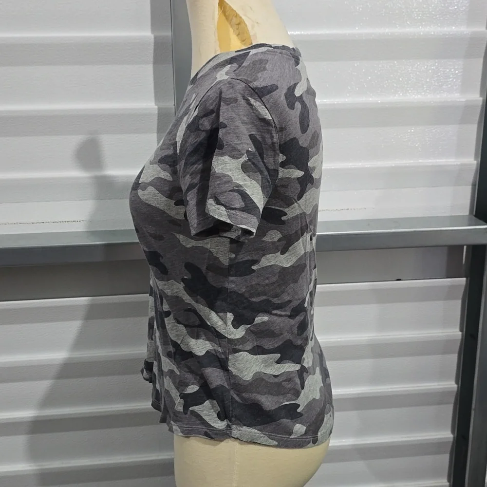 Old Navy Gray Crop Fitted Short Sleeve T-Shirt Size Small‎